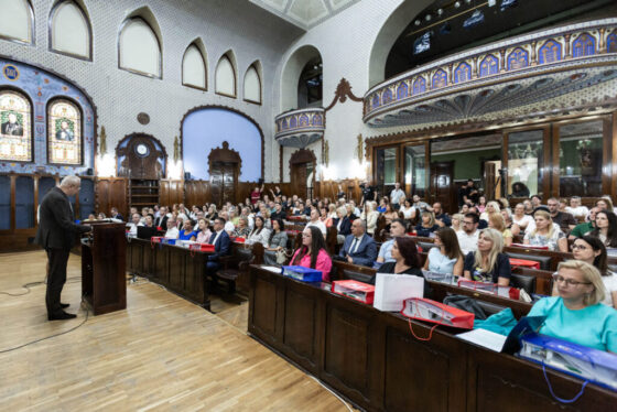 Megtartották a Nevelőszülőség tegnap, ma és holnap elnevezésű nemzetközi konferenciát
